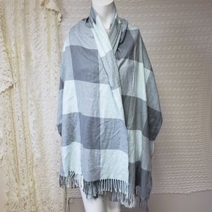 Large checkered plaid blue & gray scarf w fringe